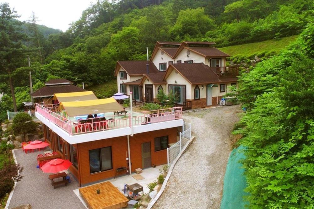 Hongcheon Flowering Hill Pension Exterior photo